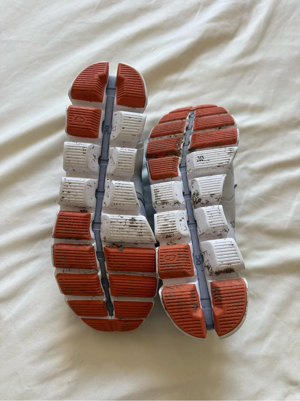 On Running | Cloud Glacier White Trainers | W10